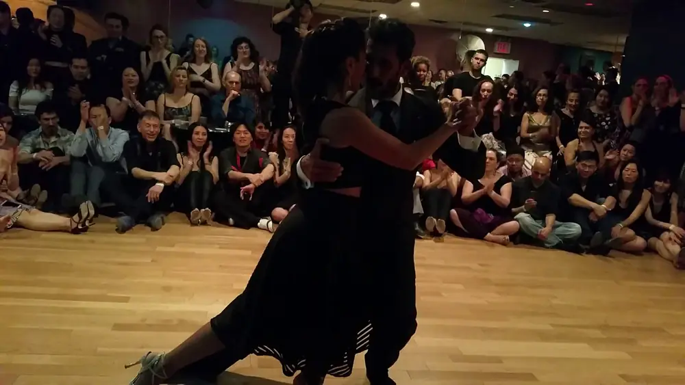 Video thumbnail for Argentine tango: Virginia Gomez and Christian Marquez “Los Totis” - Pata Ancha