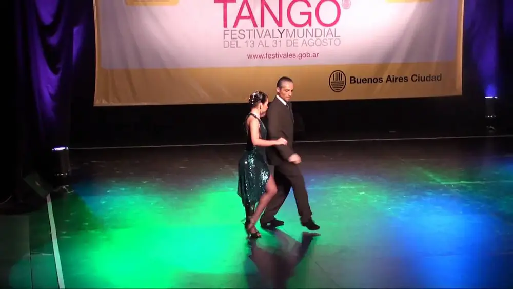 Video thumbnail for Mundial de Tango 2010: Clasificatoria Escenario Maximiliano Alvarado & Paloma Berrios