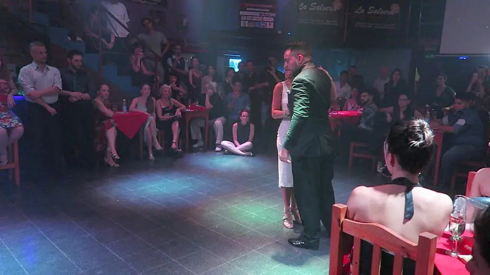 Video thumbnail for Jonathan Saavedra y Clarissa Aragon at Milonga a la Parilla Buenos Aires 2020 4