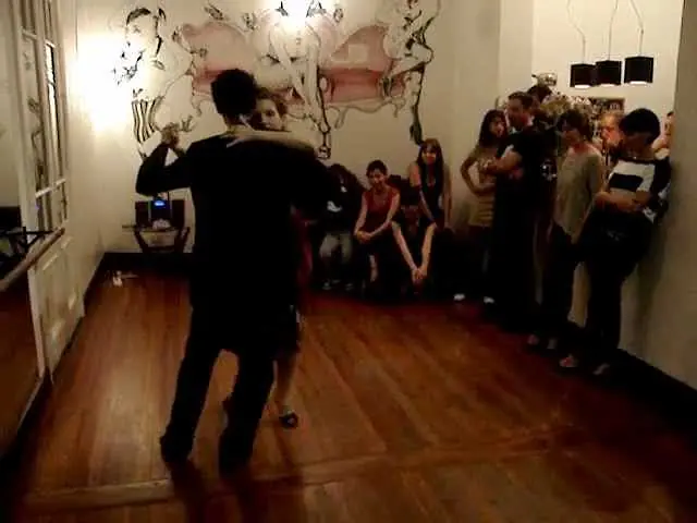 Video thumbnail for Luciana Rial y Kleber Queiroz bailan Milonga en el Divino Estudio de Abasto