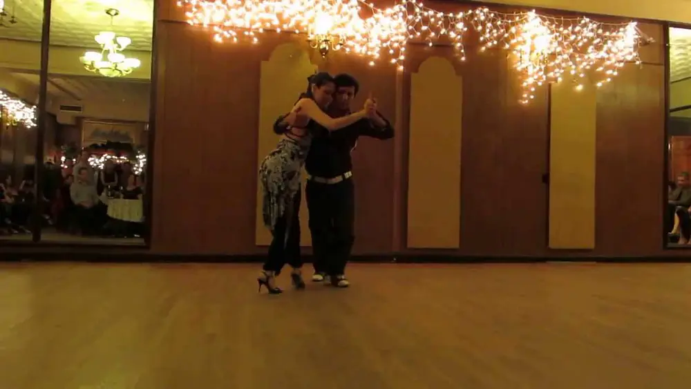 Video thumbnail for Esteban Cortez y Virgiinia Arzuaga en La Milonga Rosa