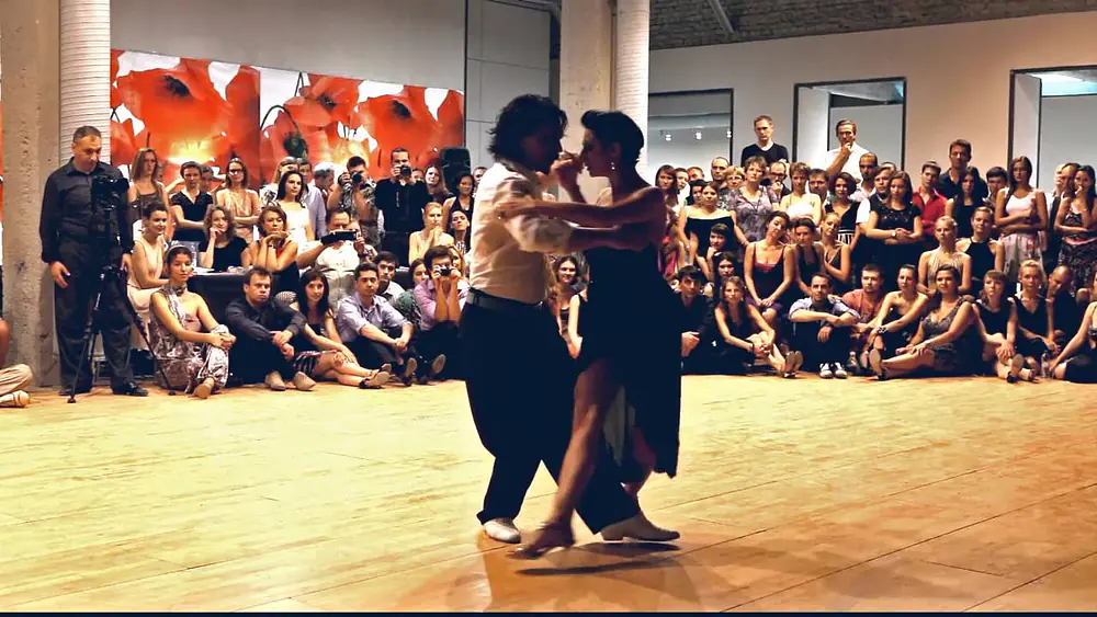 Video thumbnail for Gaston Torelli and Moira Castellano, "Rie, payaso", Milonguero nights-2014,