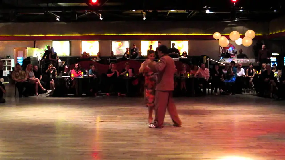 Video thumbnail for Héctor Corona y Silvina Machado en Munich Vals