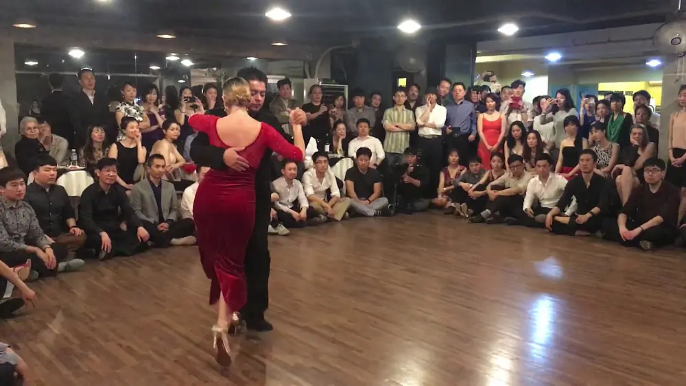 Video thumbnail for 2018.4.21korea seoul el tango Carlitos Espinoza & Noelia Hurtado performance