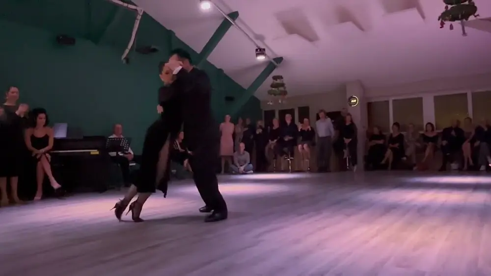 Video thumbnail for Barbara Ferreyra y Agustin Agnez-1/2-"Silence,On Danse"Tango Festival-Dime Mi Amor-Orq.Darienzo