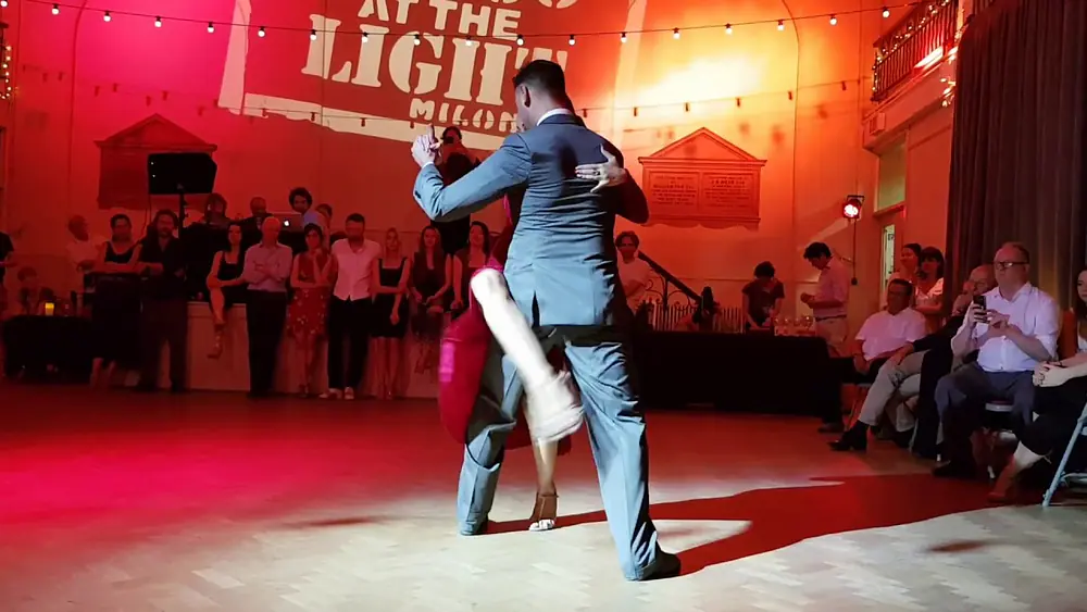 Video thumbnail for Roxane Camargo & Rafael Bittencourt @ The Light Milonga, London 20.06.2018 3/3