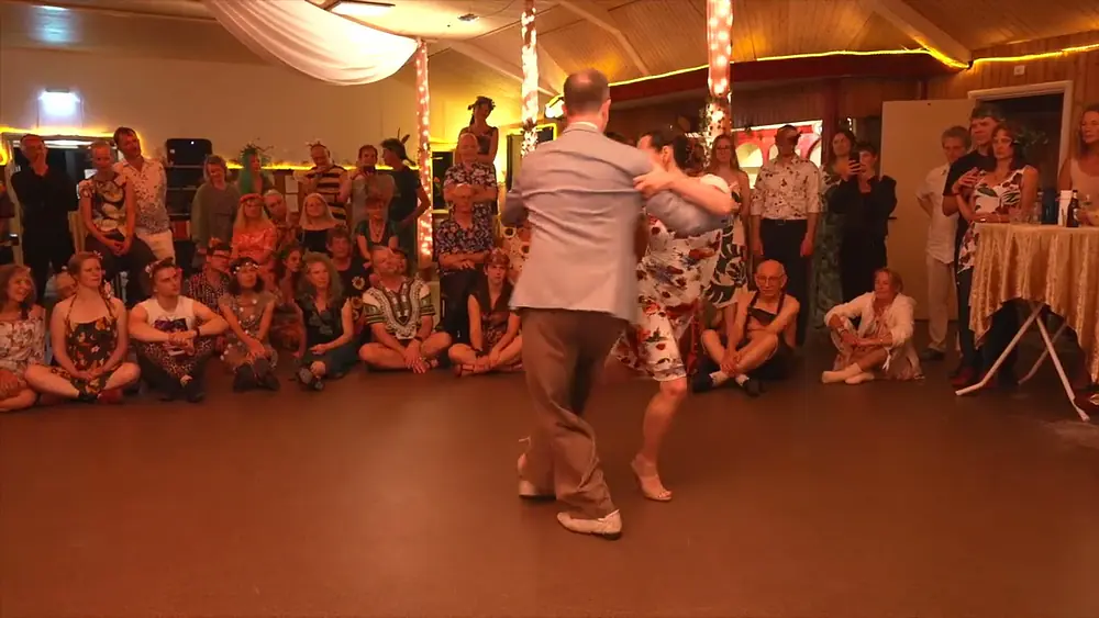 Video thumbnail for Sigrid van Tilbeurgh & Rafael Busch Improvisation Show Pugliese Taboe Tango Camp 2024