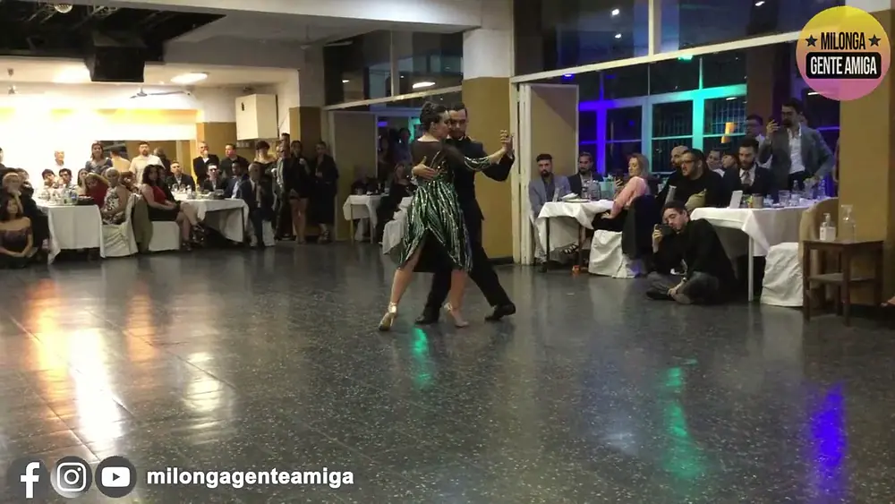 Video thumbnail for Juan David Vargas y Ornella Simonetto en Milonga Gente Amiga 2022 - 2 de 3