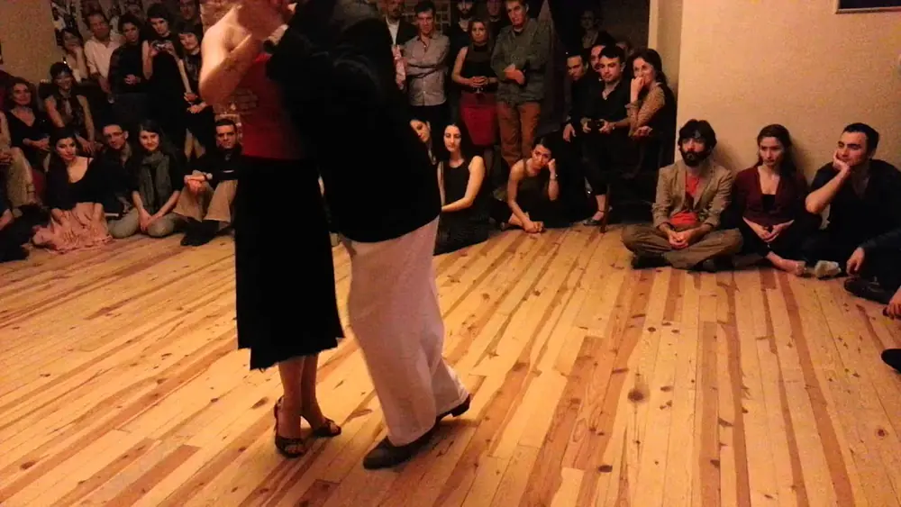 Video thumbnail for Daniel ARIAS & Buket AKDOL, 22-02-2013, Milonga Caminito, 3/4