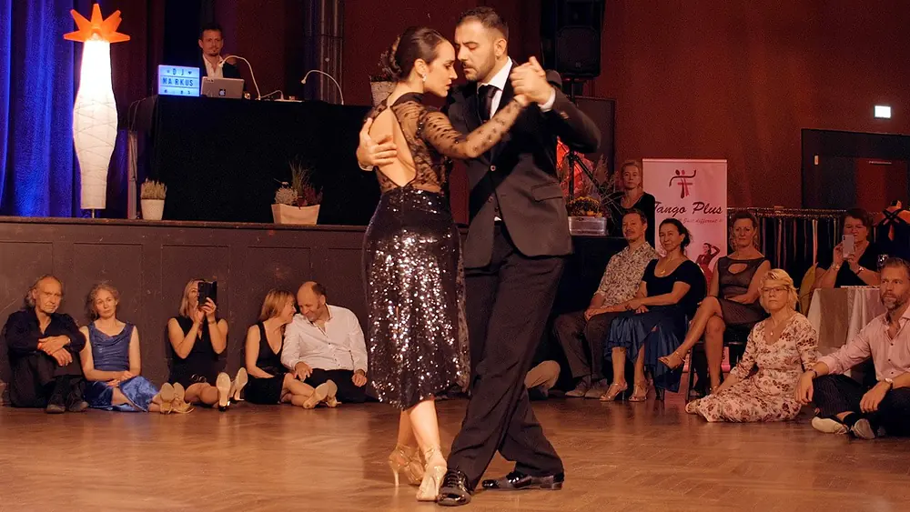 Video thumbnail for Dulce Lauria and Adrian Romeo Ferreyra – El panuelito at Tango Tage Halle 2024