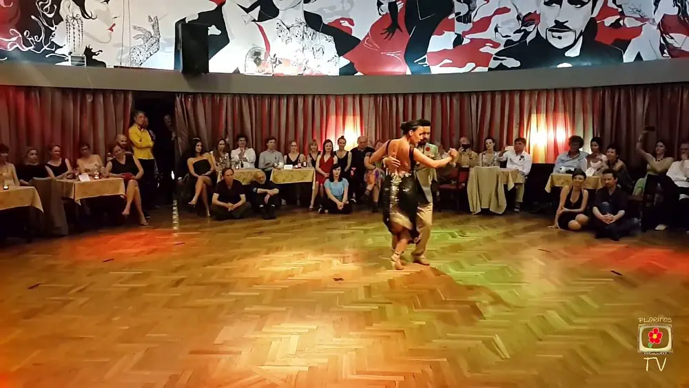 Video thumbnail for Virginia Pandolfi, Jonatan Aguero - Ricardo Tanturi - Alberto Castillo - La Vida Es Corta 2/5