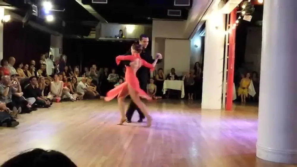 Video thumbnail for Argentine tango: Laila Rezk & Leandro Oliver - Pa' Que Te Oigan Bandoneon