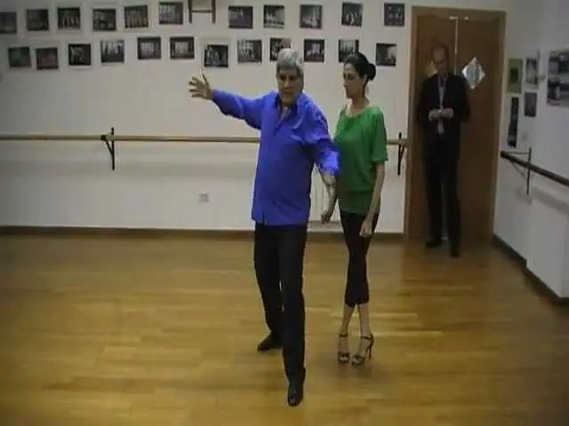 Video thumbnail for Gerardo Quiroz e Cristiana Casuscelli - Lezione tango parada,  apertura, barrida, pivot,  cruce