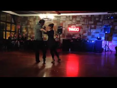 Video thumbnail for Miriam Larici y Leonardo Barrionuevo en Milonga Querida