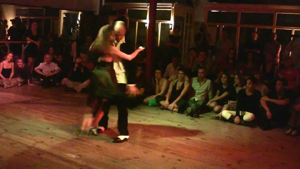 Video thumbnail for Tuba Tango : Horacio Godoy et Magdalena Gutierrez