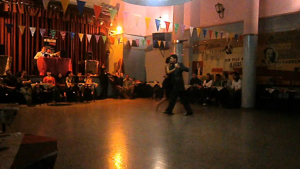 Video thumbnail for Cecilia Piccinni y Lucas Di Giorgio en El Motivo Tango, 7/7/14