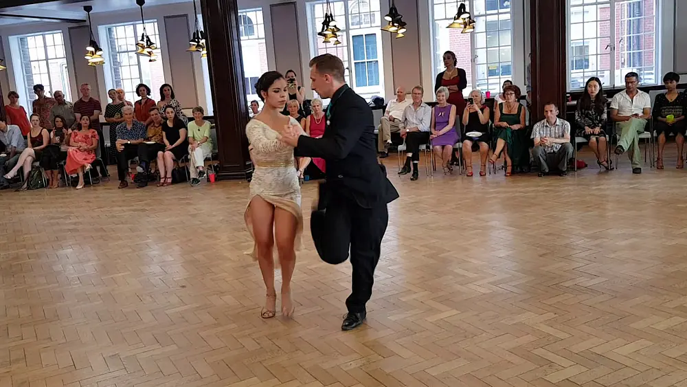 Video thumbnail for Csongor Kicsi & Laisa Souza, London UK, Tango on the Thames, 24.06.2018 3/4