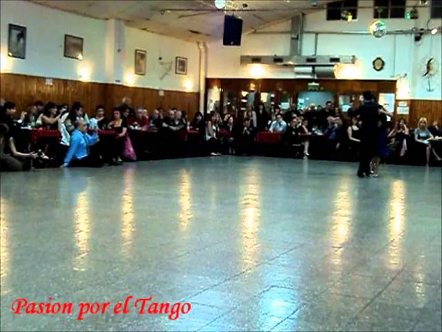 Video thumbnail for STEFANIA COLINA Y JUAN MARTIN CARRARA BAILANDO EN LA BALDOSA