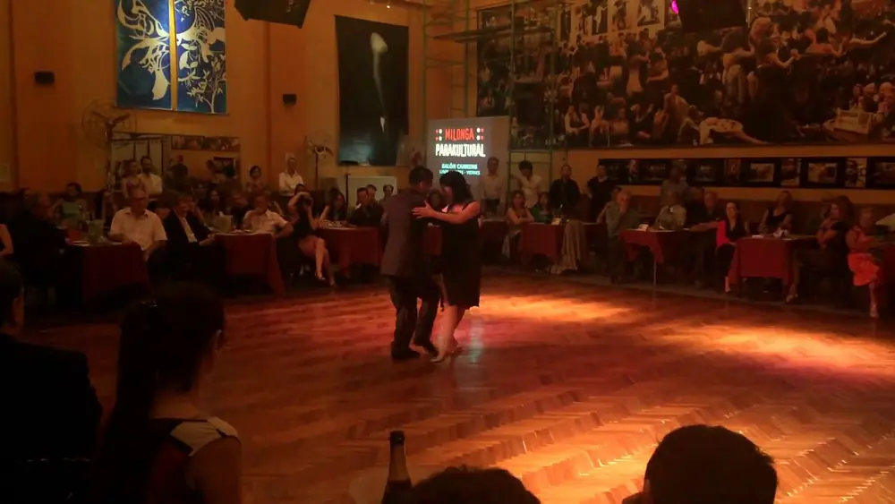 Video thumbnail for Julieta Qüesta & Rauli Choque - Salon Canning Marzo 2016