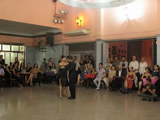 Video thumbnail for MARIELA SAMETBAND y GUILLERMO BARRIONUEVO en Viva La Pepa! Milonga(2/4)