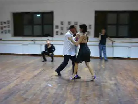 Video thumbnail for Osvaldo Zotto e Gisele Avanzi 2   Stage di Tango  Messina 2009
