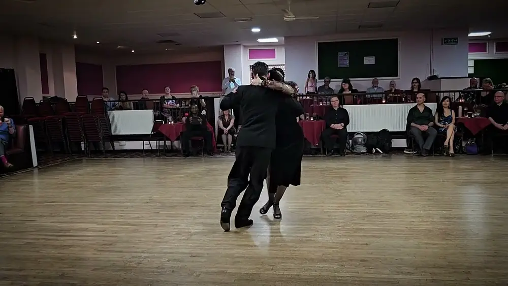 Video thumbnail for Barbara Ferreyra y Agustin Agnez-Tango "Sobre el Pucho" Orq. Juan D'arienzo