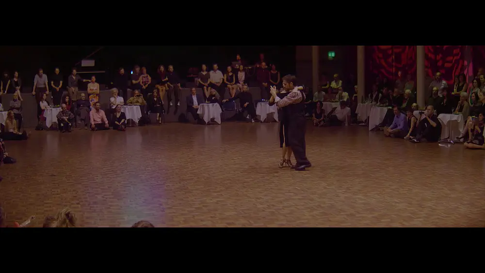 Video thumbnail for Mariela Sametband y Guillermo Barrionuevo bailan "No mientas" por d'Arienzo en Basel