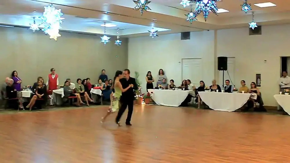 Video thumbnail for Marina Kenny and Guillermo Cerneaz interpretan Sangre de mi sangre
