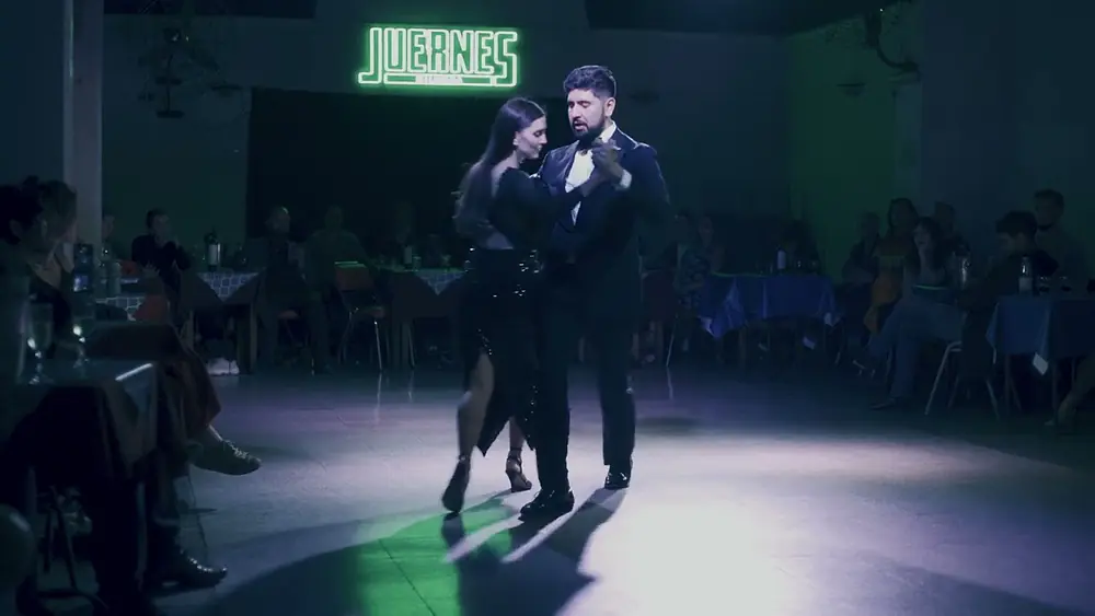 Video thumbnail for Sebastian Jimenez y Magdalena Valdez en Juernes Milonga (2/2)