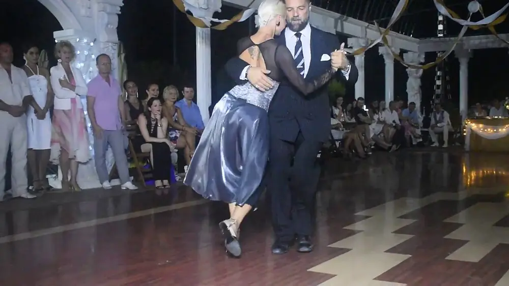 Video thumbnail for Milonga del novecientos - Eleonora Kalganova & Diego Riemer - Elite Tango Marathon 18/8/2018 4/4