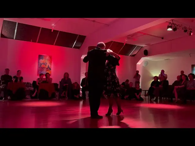 Video thumbnail for Fernando Jorge y Graciela Gonzalez "La Leona del Tango", na Escola Lição de Tango em 21/10/23 - 1/3