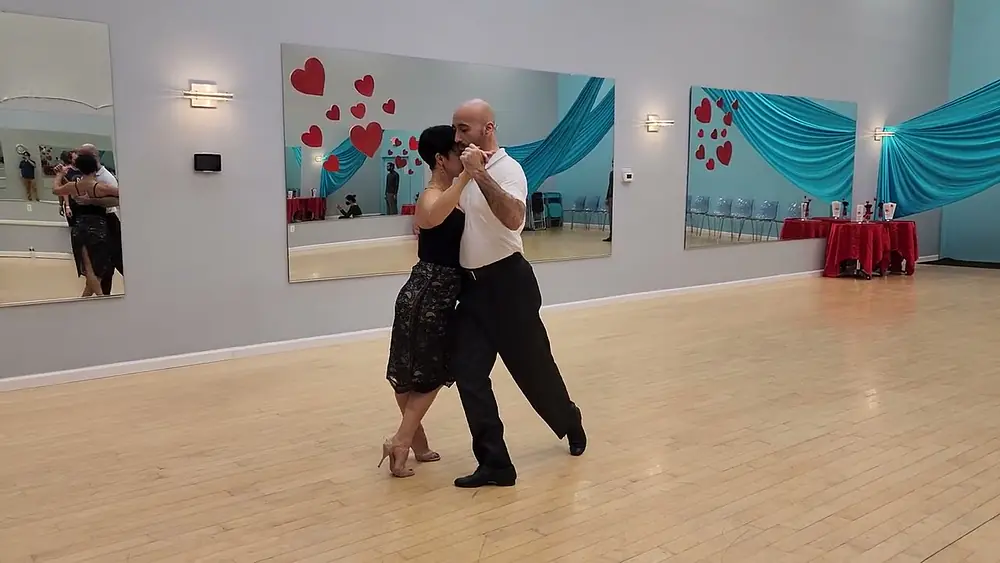 Video thumbnail for Argentine tango workshop - Off Axis: Adriana Salgado & Orlando Reyes - Bomboncito