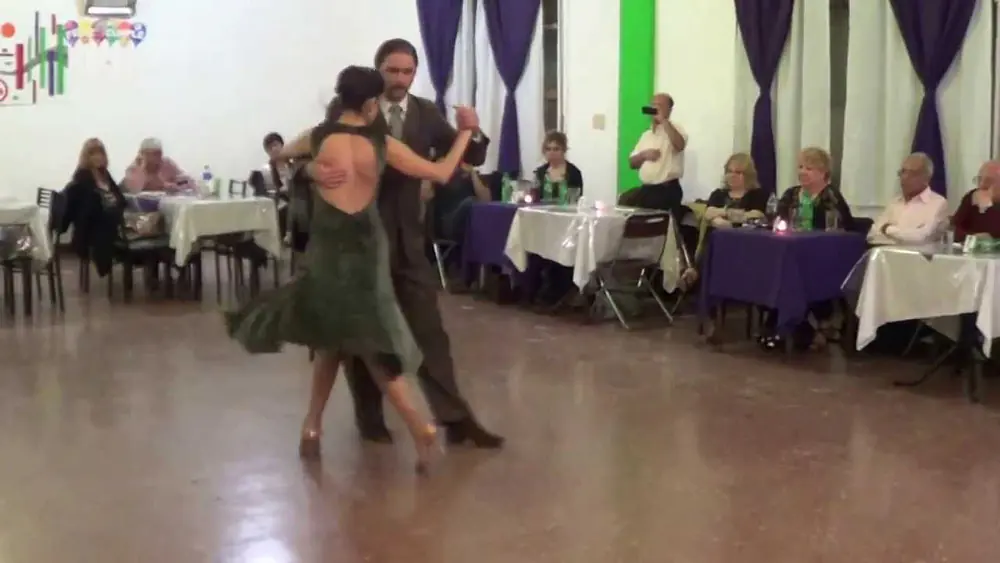 Video thumbnail for Luciana Gorosito y Adrian De Gregorio Tango "El Puntazo" En: Estación Tango (Jueves 03-10-13) 2/3