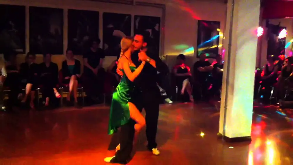 Video thumbnail for Tus labios me diran adios - Gianpiero Galdi & Nadia Hronidu