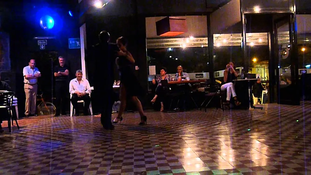 Video thumbnail for Jonathan Saavedra y Clarisa Aragon Tango Vals: "Ilusion Azul" Orq. Alfredo D'angelis.MOV