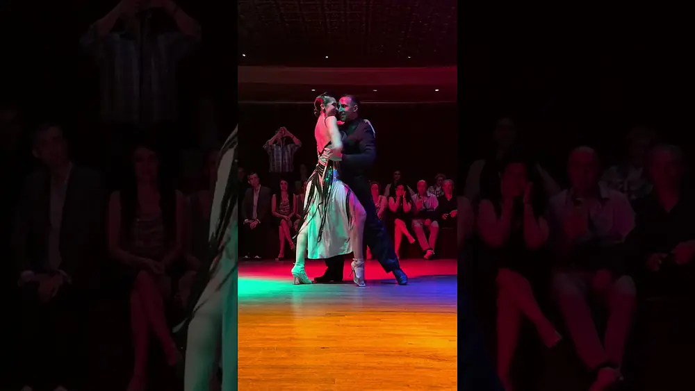 Video thumbnail for Yesica Esquivel & Ariel Leguizamon: Milongueando En El '40 by Forever Tango at Tango La Nacional 3/5