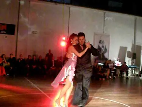 Video thumbnail for Sicilia Tango Festival 2009 - Maria Belén Giachello & Diego "El Pájaro" Riemer - 1° tango
