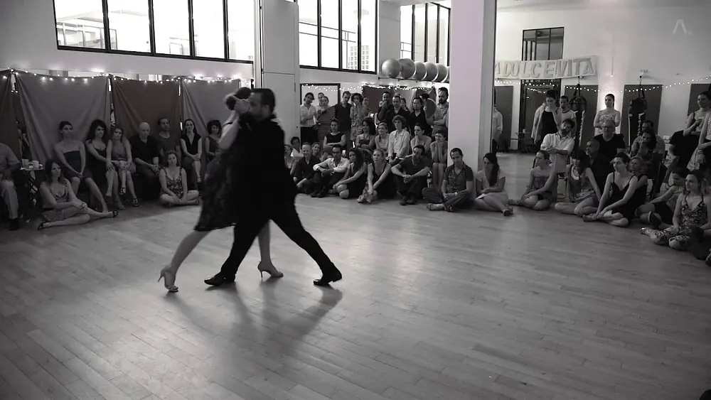 Video thumbnail for John Zabala y Claudia Cavagnini, Milonga Sácale Chispas 3/4
