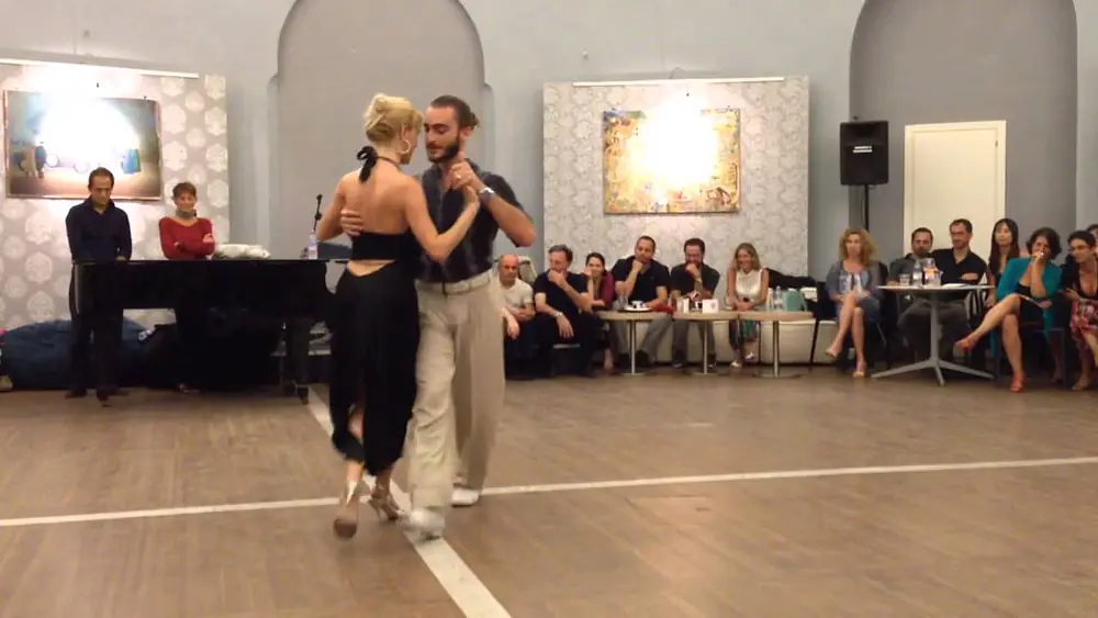 Video thumbnail for Gianpiero Galdi e Nadia Hronidu bailan milonga - De Pura Cepa - Firenze 29-09-13