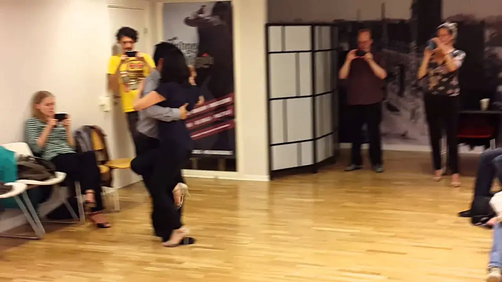 Video thumbnail for Intermediate 3rd Class - Julieta Qüesta & Rauli Choque at Tango Corazón