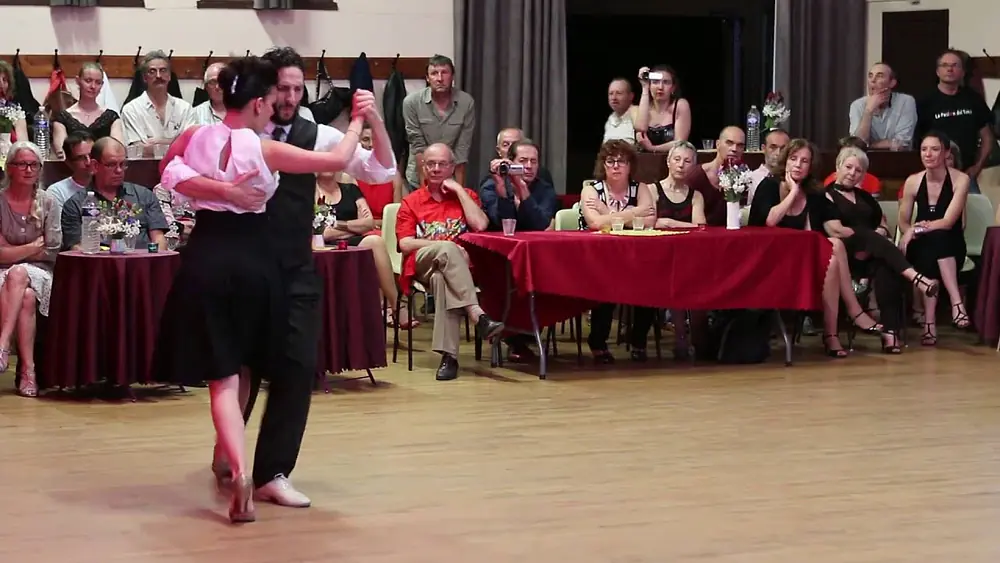 Video thumbnail for La Casita del Hornero présente Virginia Uva et Cesar Agazzi 1/4