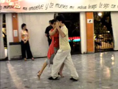 Video thumbnail for Clases en Medrano - Natalia Games & Gabriel Angio.wmv