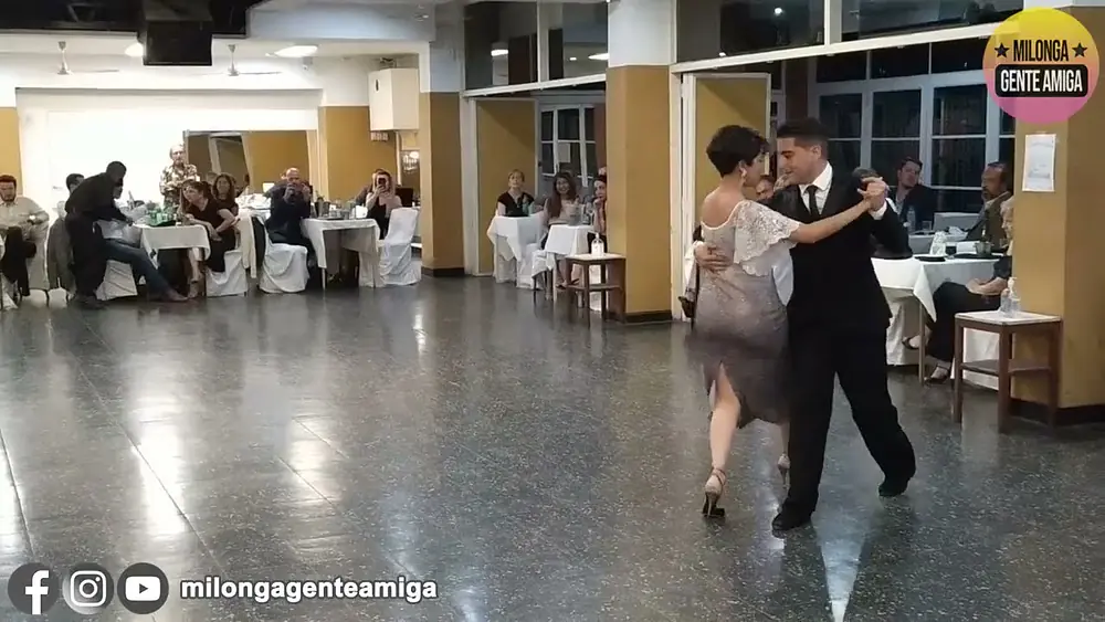 Video thumbnail for Rodrigo Videla y Marina Teves en Milonga Gente Amiga 2022 - (3/3)