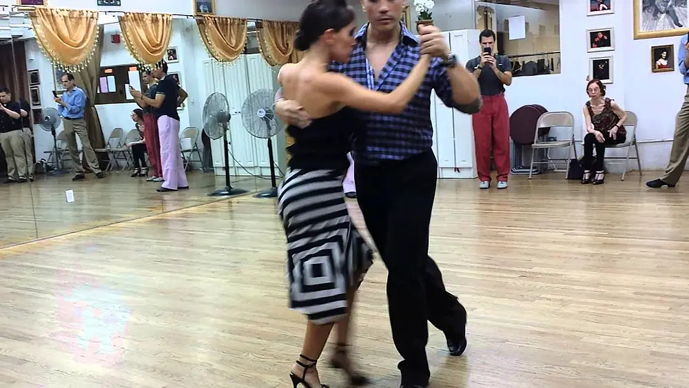 Video thumbnail for Argentine tango workshop:Milonga - Leandro Oliver & Laila Rezk - Milonga Brava