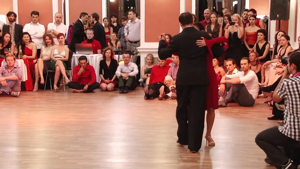 Video thumbnail for Hungarian Night: Endre Szeghalmi y Maria Glotz - Tango Cazino 2013 - 3/5