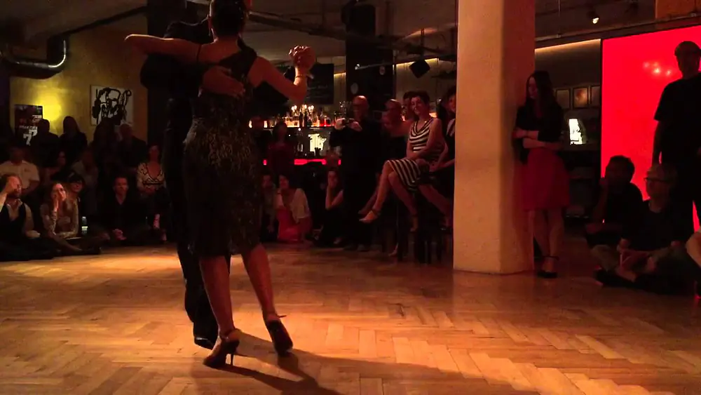 Video thumbnail for Frank Obregon y Jenny Gil 2/4