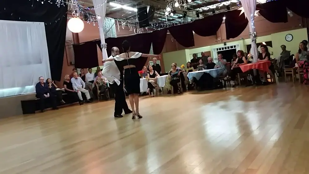 Video thumbnail for Nick Jones y Diana Cruz at Allegro Milonga 2017.07.13