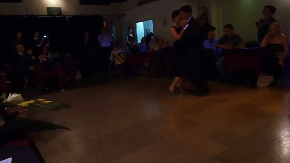 Video thumbnail for Julieta Qüesta y Rauli Choque bailan "Milonga vieja milonga" en "Porteño y Bailarín"