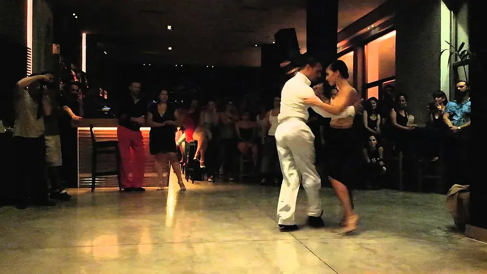 Video thumbnail for Leandro Palou y Maria Tsiatsiani - Puerto del Tango - Volos 2/4