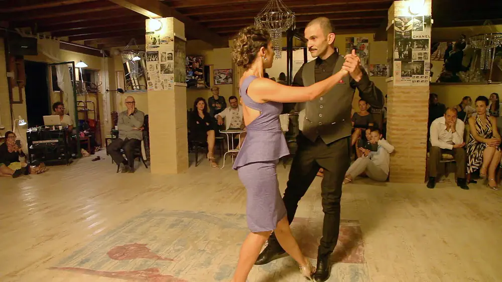 Video thumbnail for Bruno Tombari e Rocio Lequio al Tango Dance Camp 2019 - 1